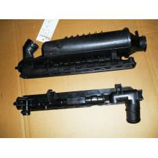 標(biāo)志雪鐵龍  短蓋子1330.45 正面 上758g 下279 09.12試模 汽車(chē)水室